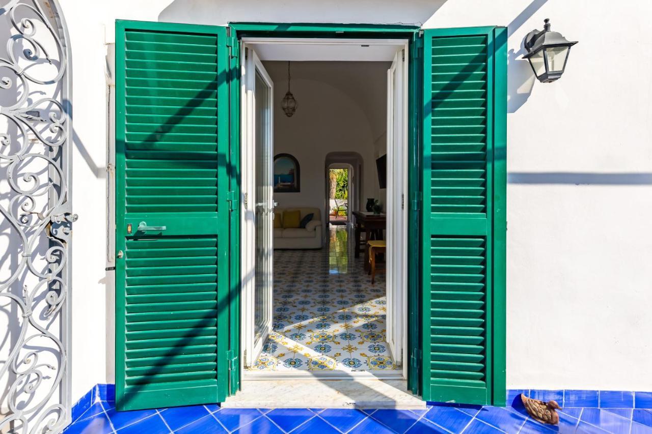 Capri Turquoise By Napoliapartments ภายนอก รูปภาพ